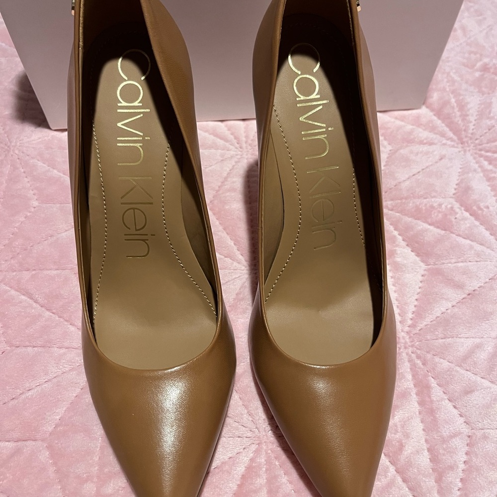 Calvin Klein Women's Tan Pumps